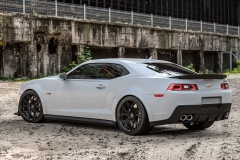 vrforged-d05-gloss-black-camaro-white-2