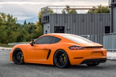 vrforged-d03r-gloss-black-20in-porsche-cayman-orange-2