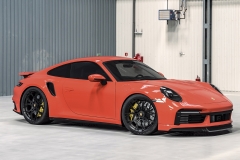 vrforged-d05-matte-black-centerlock-porsche-992-turbo-orange-1