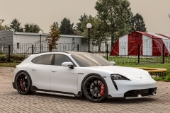 vrforged-d03-mblk-21in-porsche-taycan-cross-turismo-white-1