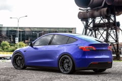 vrforged-d03r-matte-black-20in-tesla-model-y-dark-blue-2